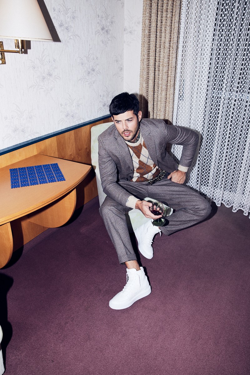 l´officiel magazine 1 by Tim Thiel