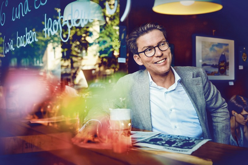 Portrait Finance 1 by Tim Thiel